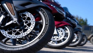 Motorcycle Tyre Fitting and Balancing (105MC)