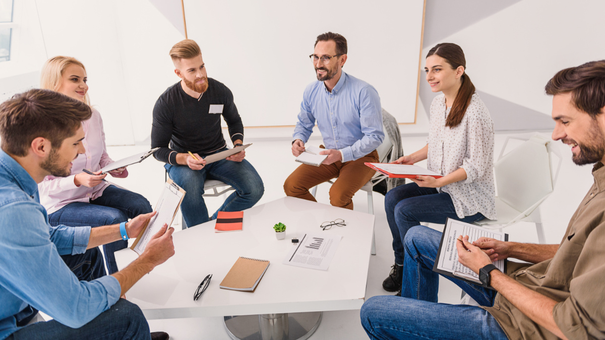 iStock-628963158Managing%20Effective%20%20Team%20Meetings.jpg