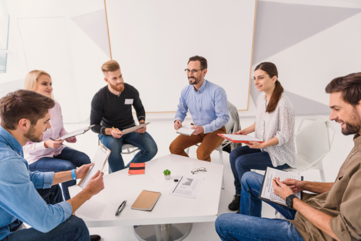 iStock-628963158Managing%20Effective%20%20Team%20Meetings.jpg