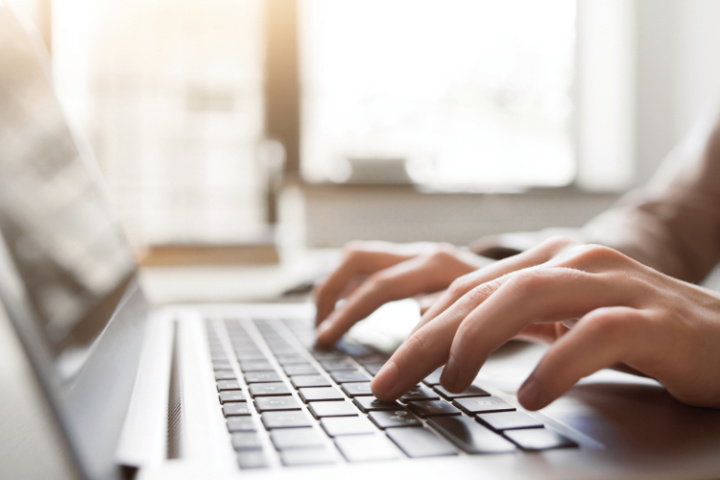 iStock-585488832Writing%20Business%20Letters%20%26%20Emails%20with%20Confidence.jpg