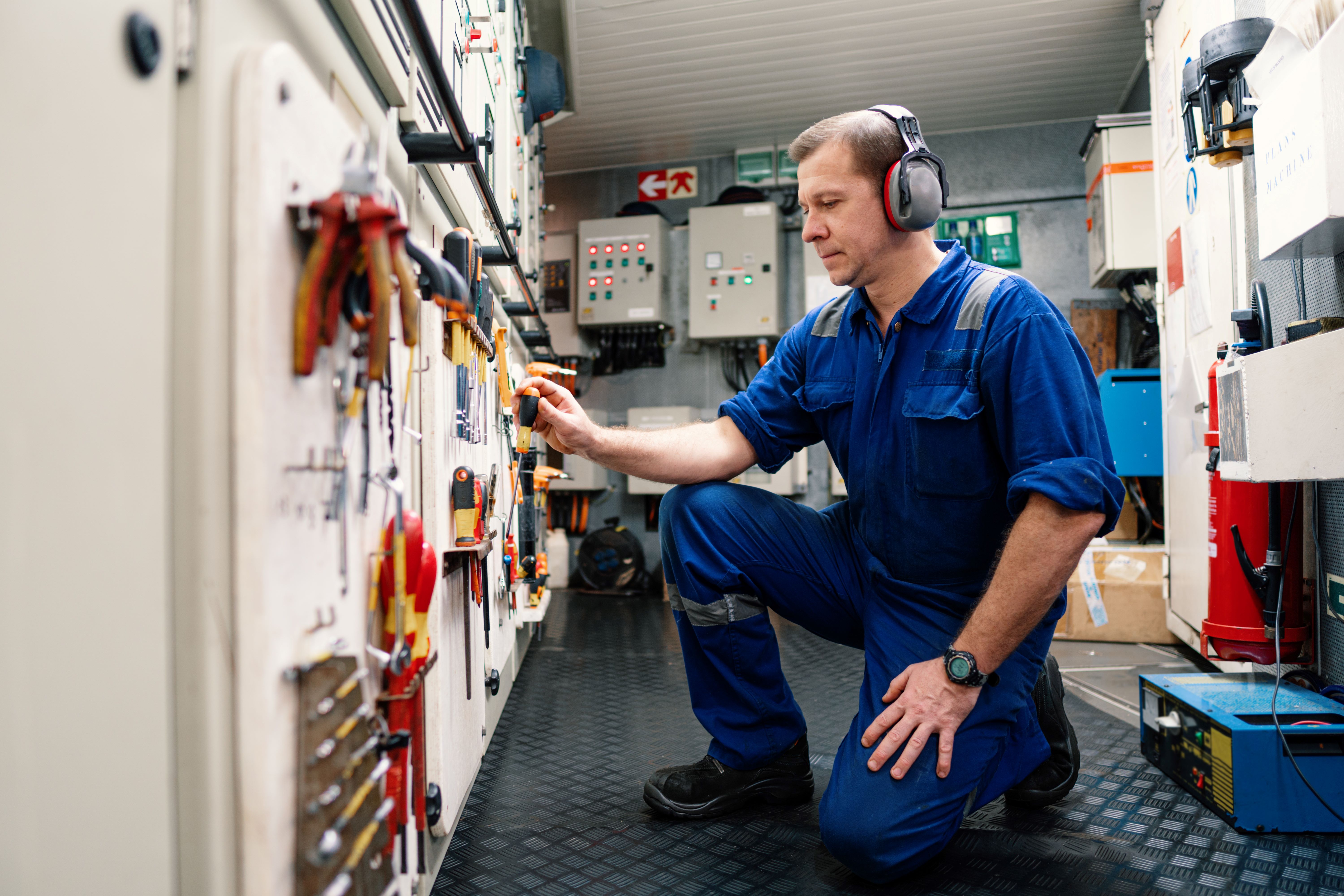 Competent Persons Electrical Low Voltage HTM 06-02