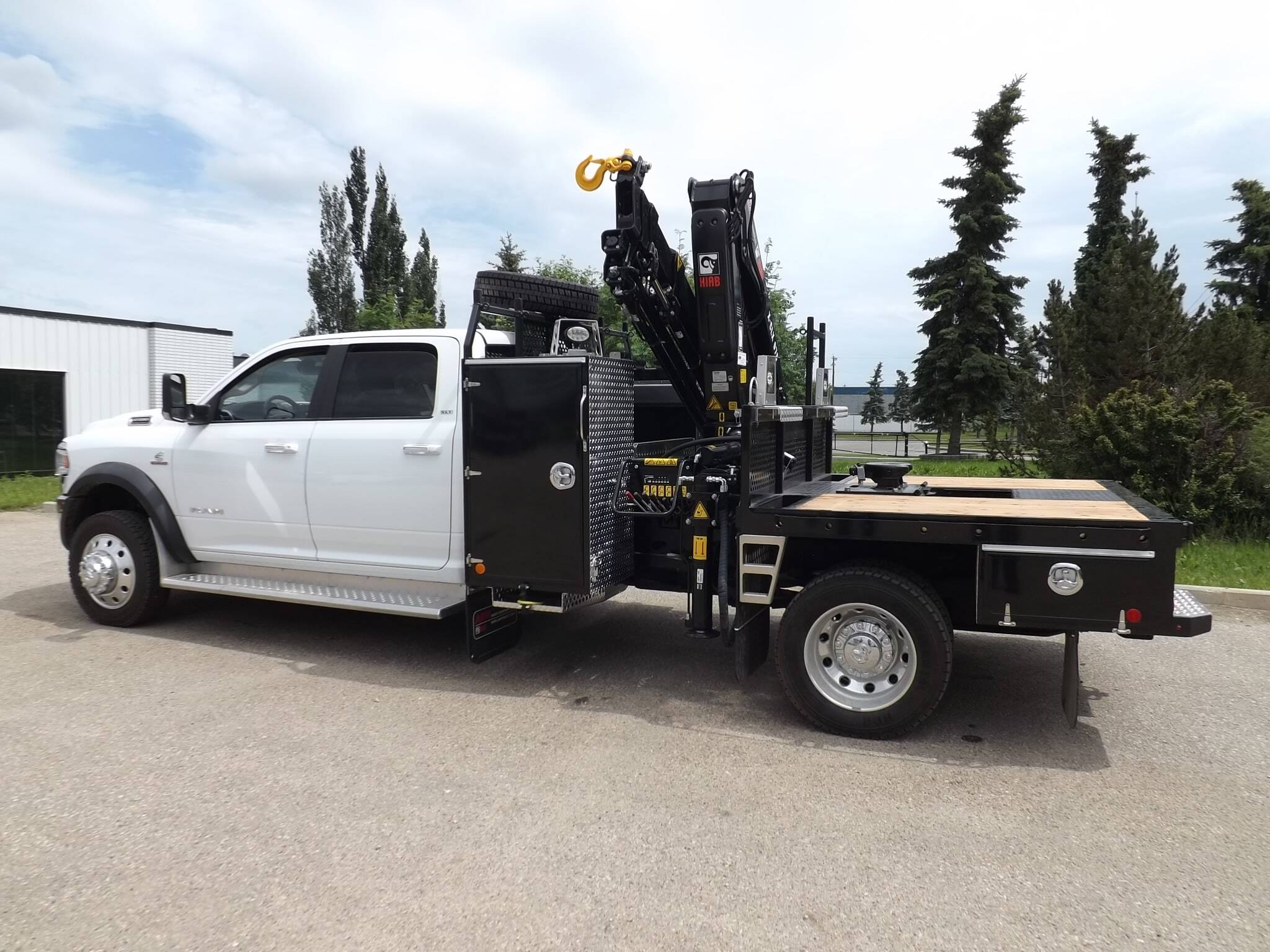 Picker%20Truck_41095ed0-62e6-465e-a20a-12b74dca3594.jpg